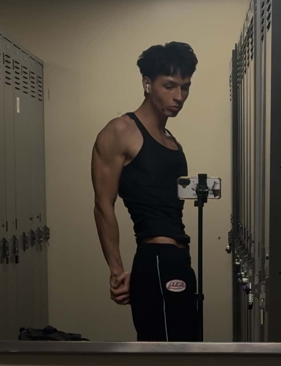The aesthetic V-taper — lean, wide, proportioned